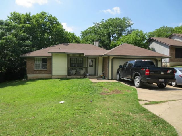 4900 Brook Crest