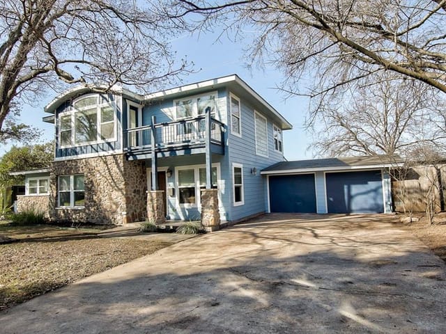 4900 Westfield Dr