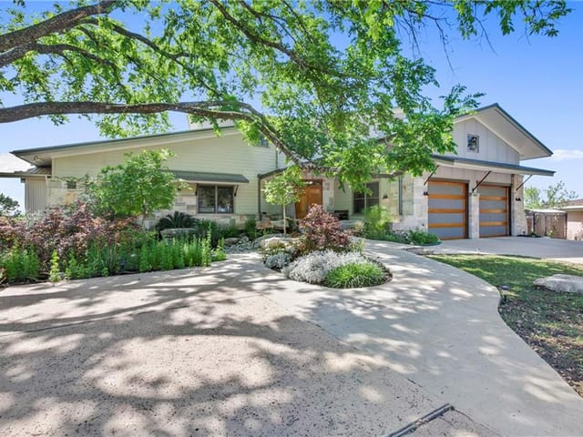 4901 Beverly Skyline