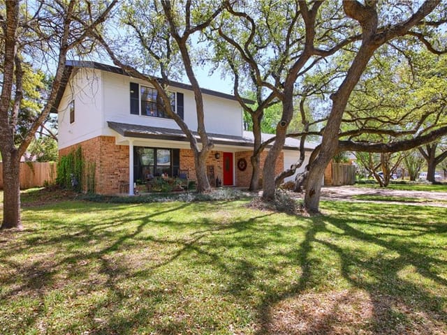4901 Canyonwood Dr