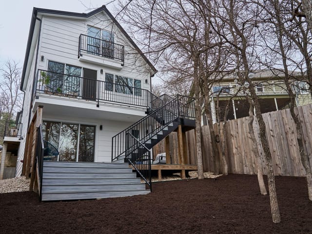 4901 Mendoza Dr Unit #1
