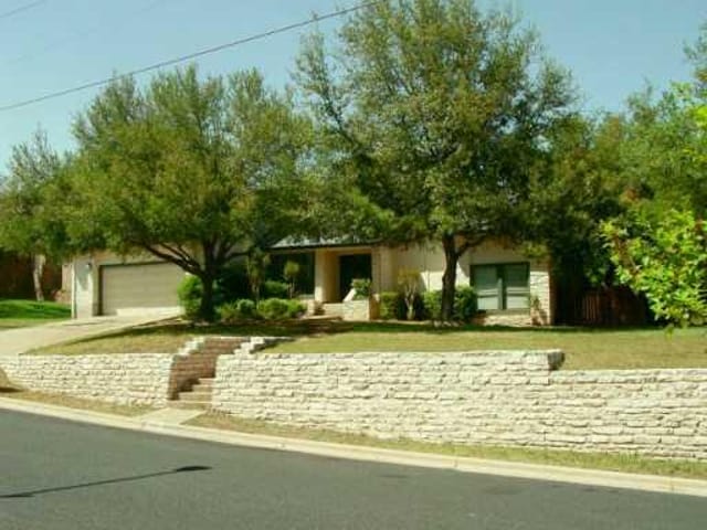 4902 BACKTRAIL Dr