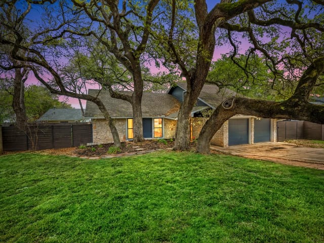 4902 Big Trail CIR