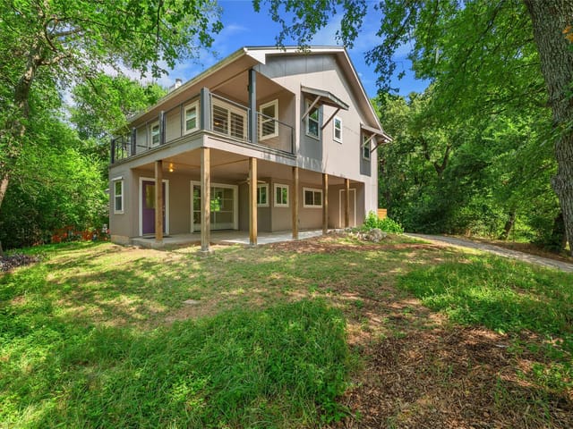 4902 Mendoza Dr