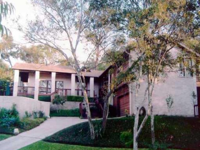 4902 WESTVIEW Dr