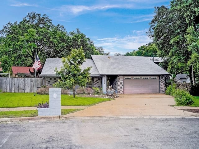 4904 Big Trail Cir