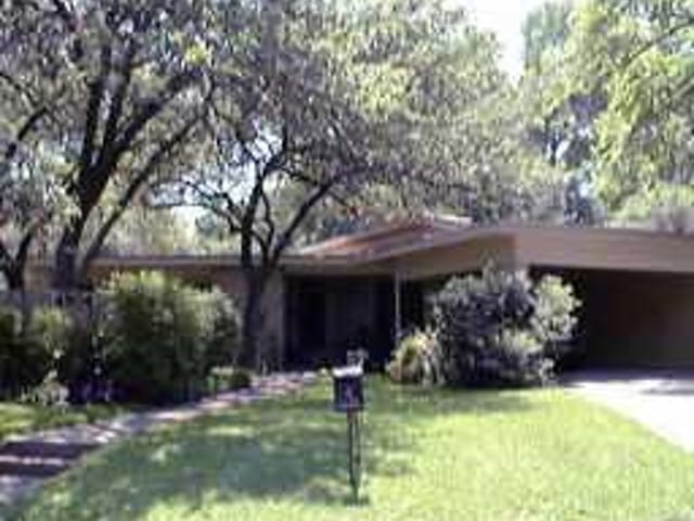 4904 STRASS DR