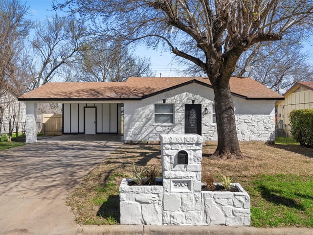 4904 Turnstone Dr