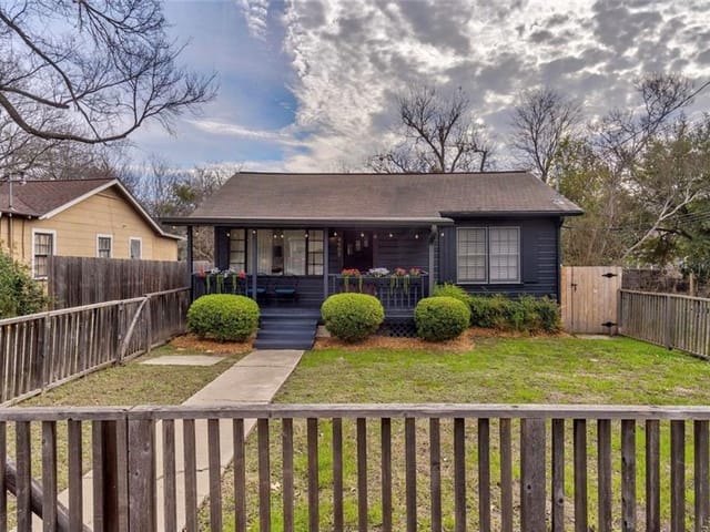 4905 Duval St