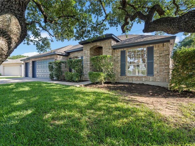 4905 Flaming Oak Cv