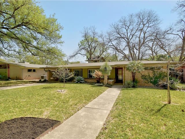4905 Westfield Dr