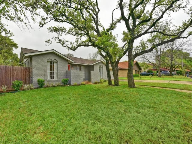 4906 Canyonwood Dr