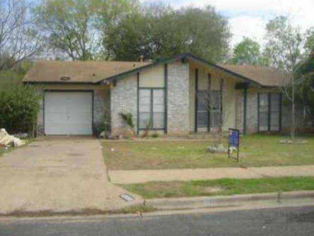 4906 Creek Bend DR