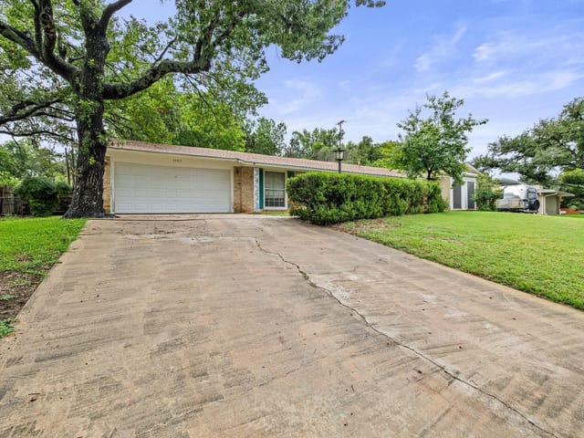4907 Beverly Hills DR