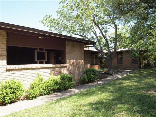 4907 Beverly Skyline