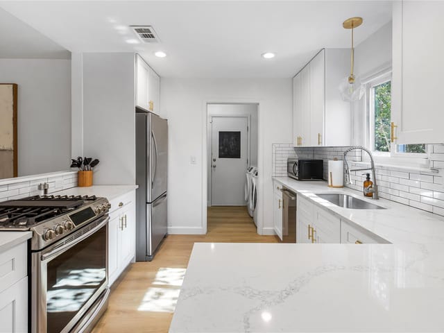 4907 Dry Oak TRL