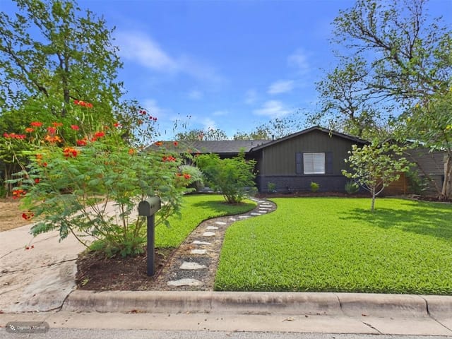 4907 Manchester CIR