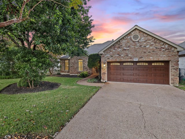 4908 INTERLACHEN Ln