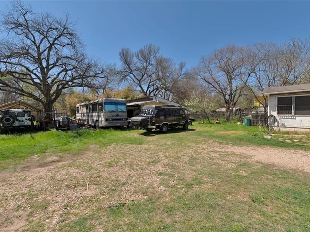 4909 & 4911 Ledesma Rd