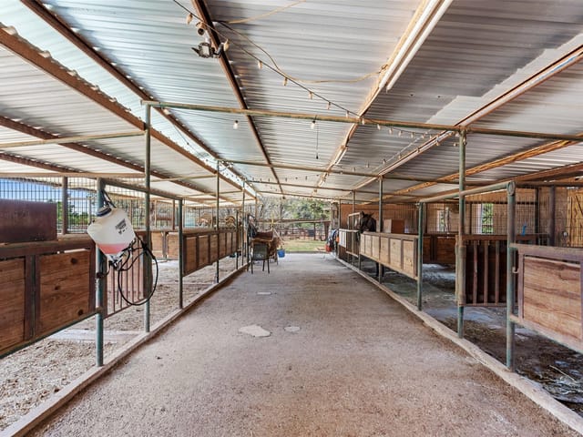 491 Lone Oak RD