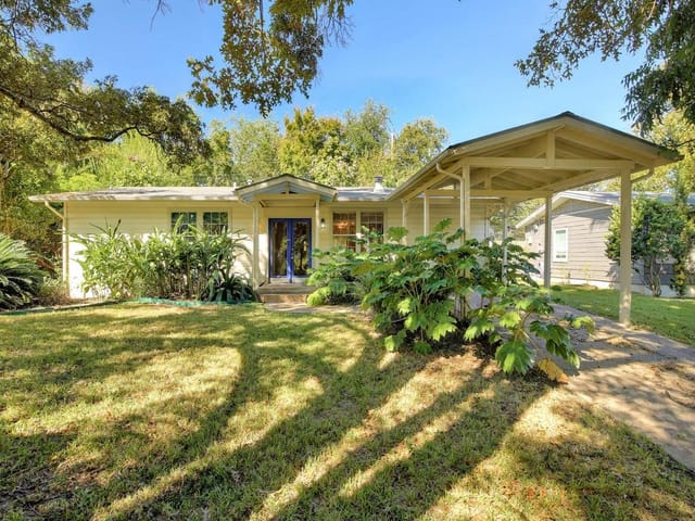 4910 West Park Dr