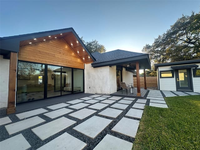 4910 Woodcreek RD