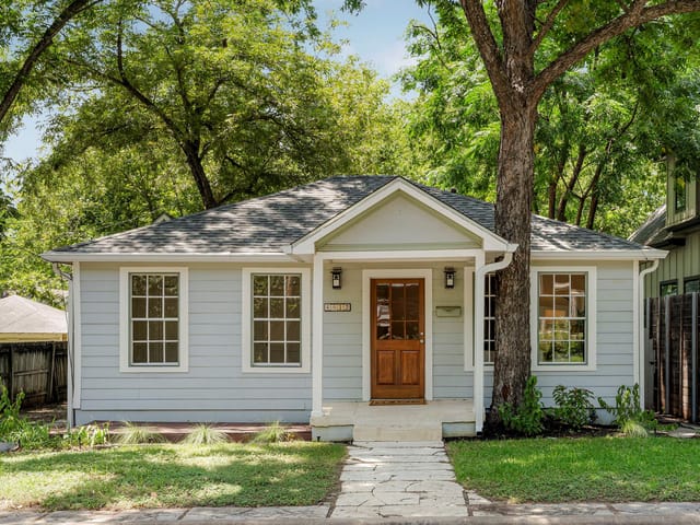 4912 Avenue G - property photo 1 - Luxury home in Hyde Park, Austin, TX