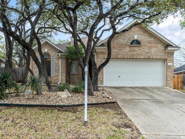 4912 Bluestar Dr