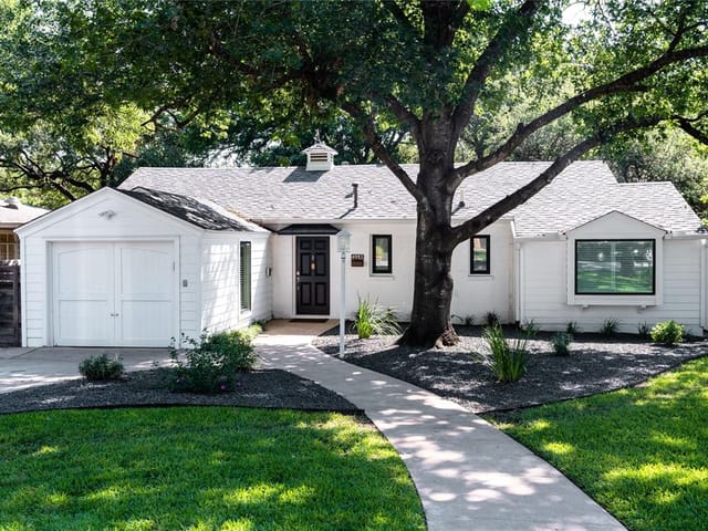 4913 Strass Dr