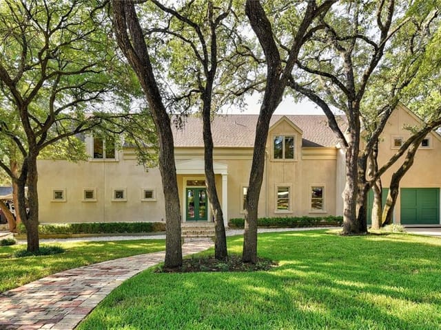 4914 Rollingwood Dr