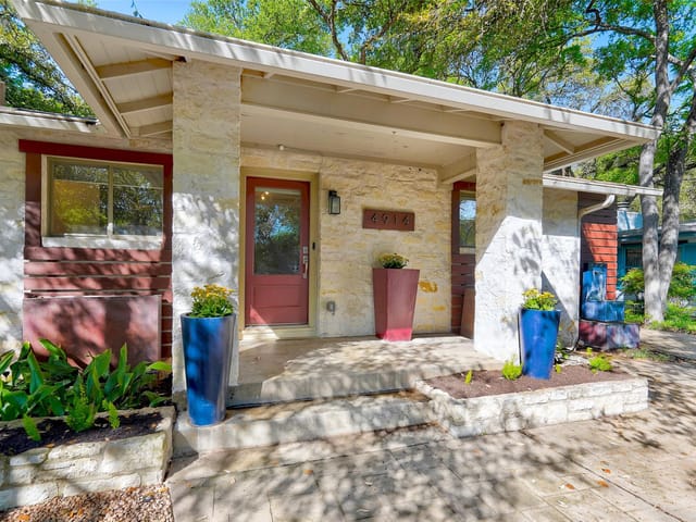 4914 Strass DR