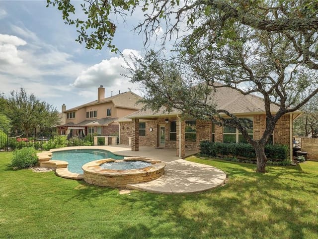 4916 Pyrenees Pass