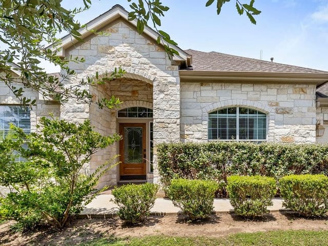 492 Ledge Stone Dr