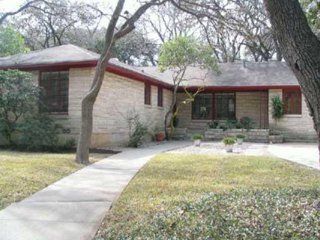 4920 Strass Dr