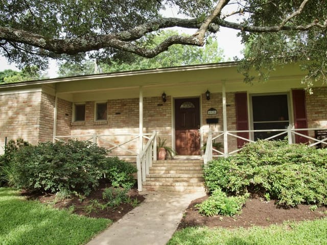 4920 Westview Dr