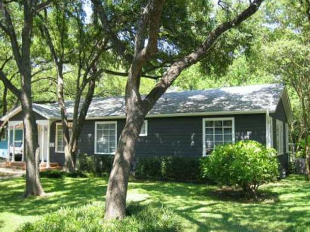 4931 Strass Dr