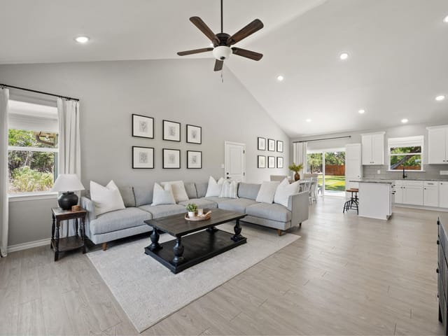 4975 Goliad DR