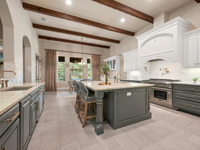 499 Arbors CIR