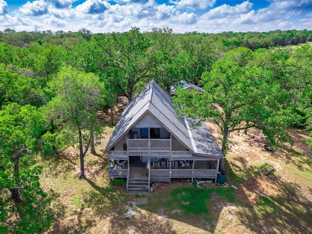 499 Hidden Oaks DR