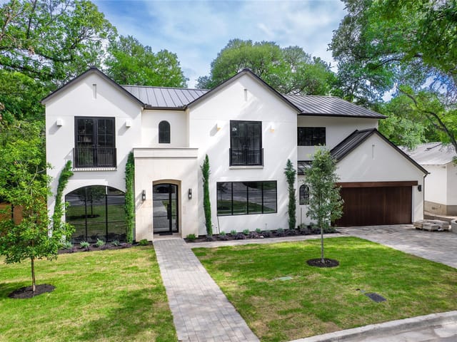 View 5 Scott Crescent in Tarrytown Oaks 5 Scott Crescent - front exterior - Luxury home in Tarrytown Oaks, Austin, TX