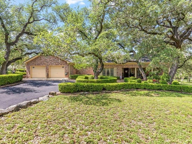 50 Brookmeadow DR