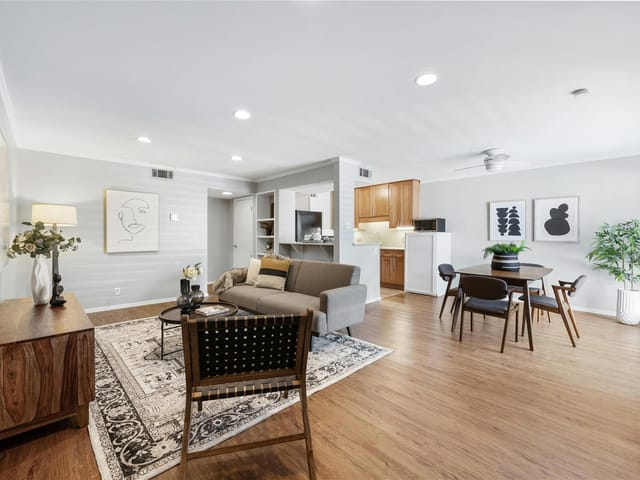 500 E Riverside DR Unit #123