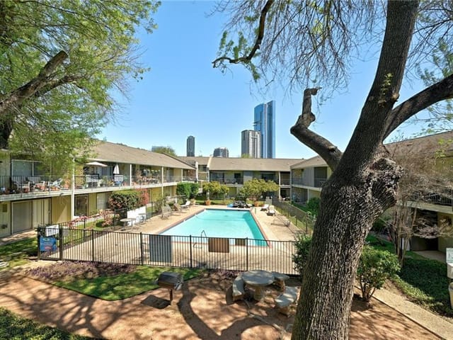 500 E Riverside Dr Unit #201