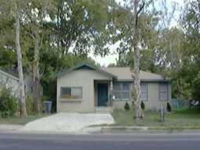 500 W NORTH LOOP BLVD