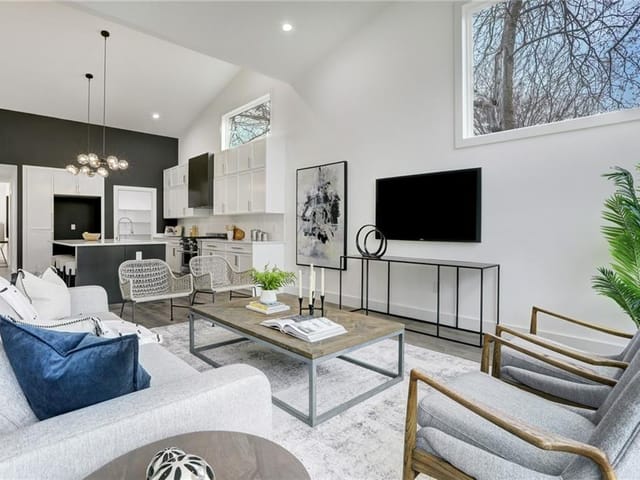 500 W Odell St