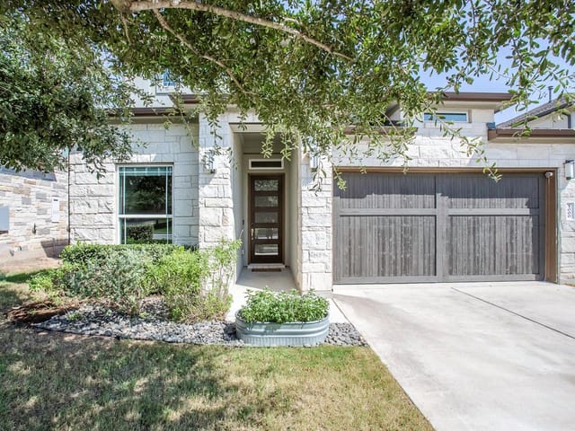5000 Mandevilla DR