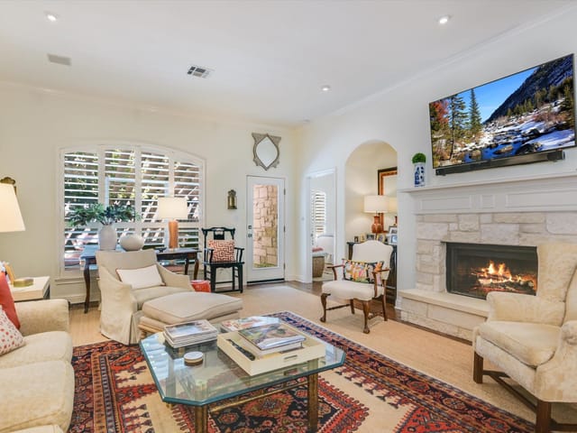 5000 Mission Oaks BLVD Unit #32