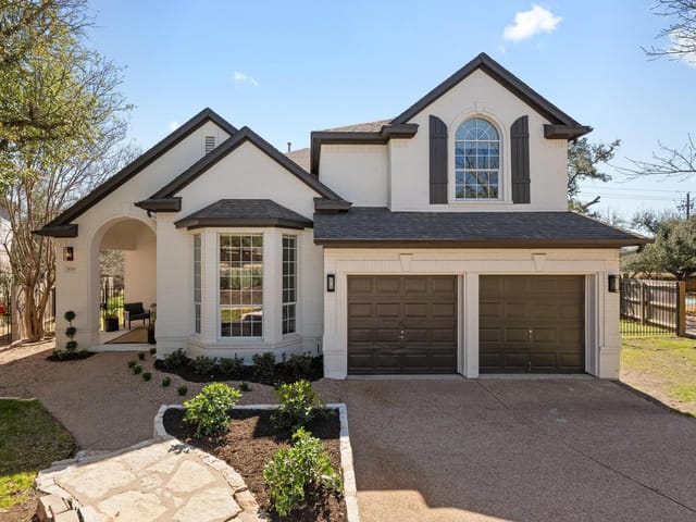 5001 Bluffton Cv