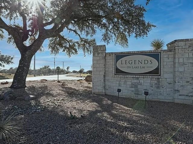 5001 Marina Dr