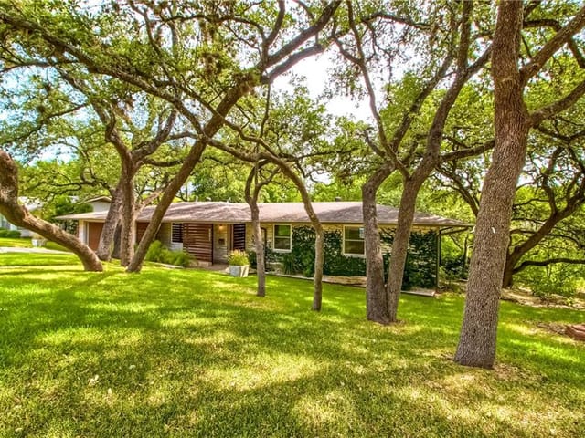 5001 Westview Dr